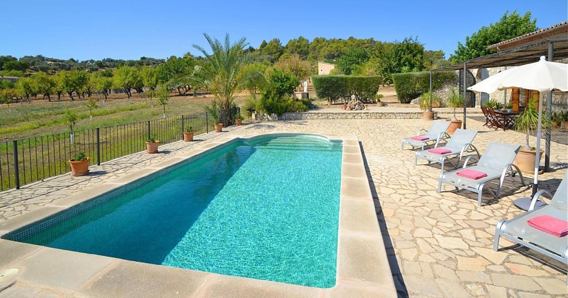 In Selva Mit Gepflegtem Garten * Selva (Mallorca)